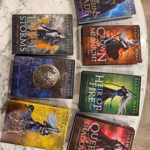 Throne of Glass 1st Edition - Sarah J. Maas Hardcover Book Set
